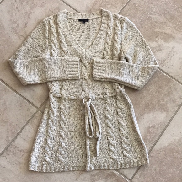 BCBG MAXAZRIA SWEATER - Picture 5 of 11